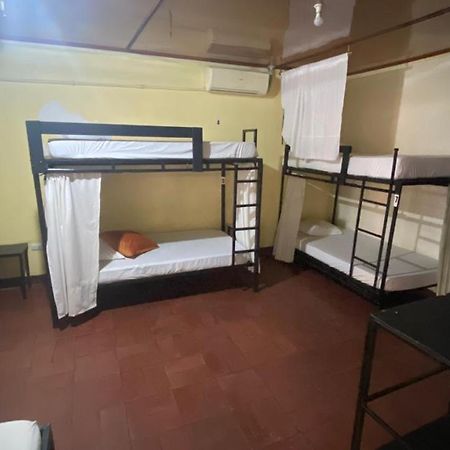 Hostel Pura Vida En 利比里亚 外观 照片