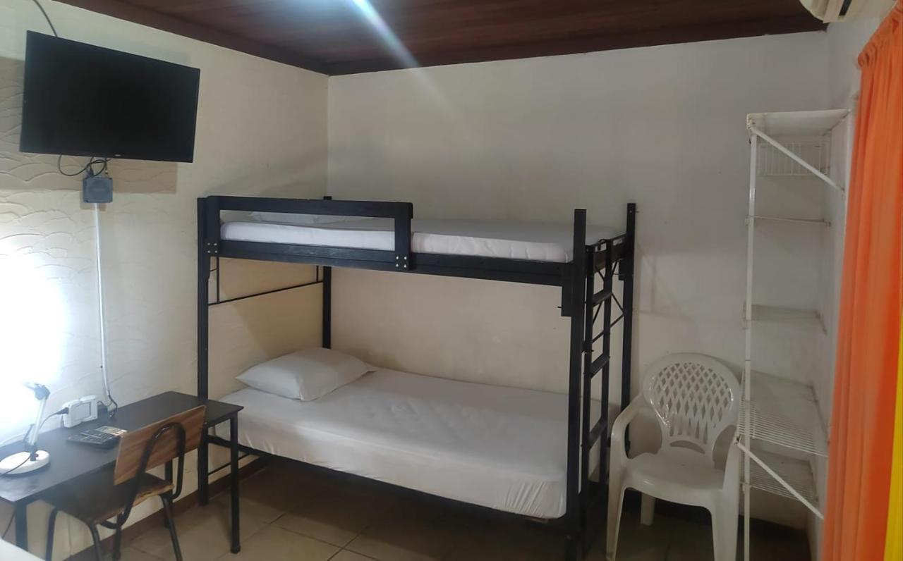 Hostel Pura Vida En 利比里亚 外观 照片