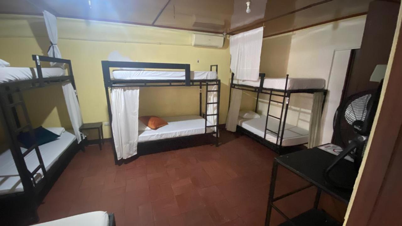 Hostel Pura Vida En 利比里亚 外观 照片